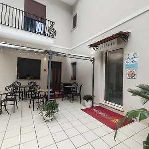 3* לינה וארוחת בוקר Morfeo